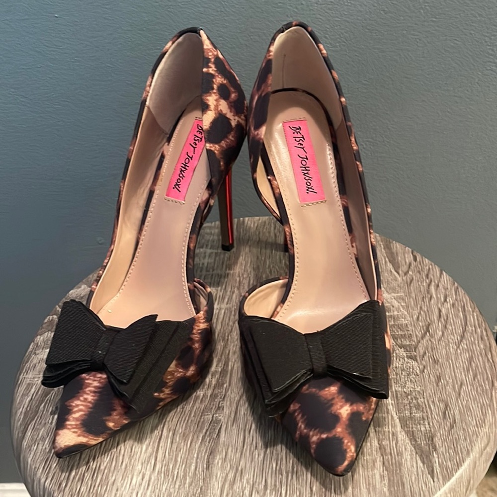 Betsy Johnson leopard heels